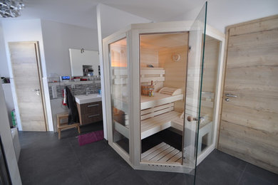 Design ideas for a medium sized rustic sauna bathroom in Nuremberg.