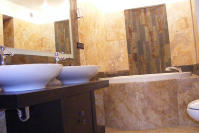 ハンブルクにあるトラディショナルスタイルのおしゃれな浴室の写真