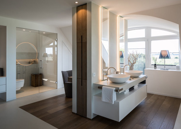 Modern Badezimmer by schulz.rooms