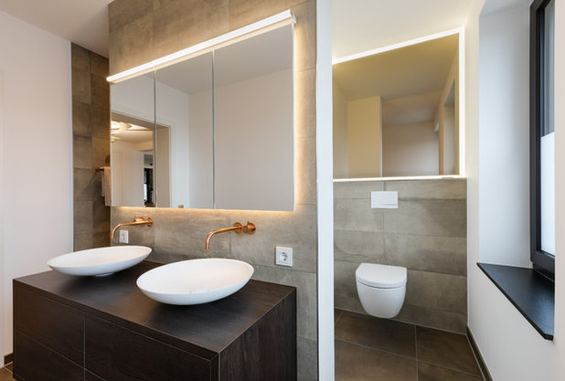 Modern Badezimmer by ONE!CONTACT-Planungsbüro GmbH