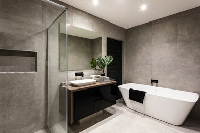 Modernes Badezimmer in Stockholm