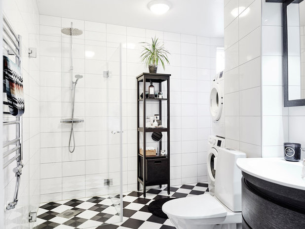 Scandinavian Bathroom by Entrance Fastighetsmäkleri