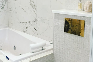 マルメにあるモダンスタイルのおしゃれな浴室の写真