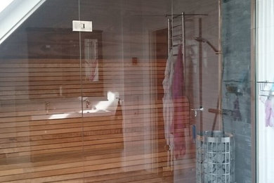 ストックホルムにあるモダンスタイルのおしゃれな浴室の写真