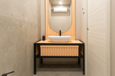 Immagine di un bagno di servizio design