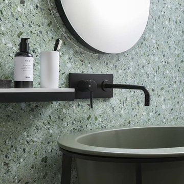Bathrooms with large porcelain tiles