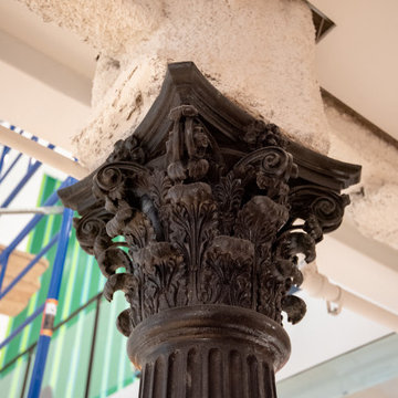A corinthian column capital