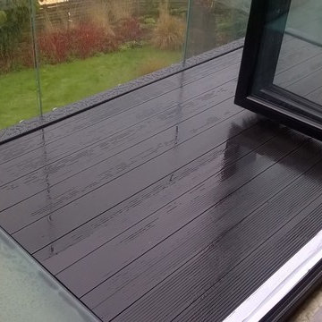 Balcony with Glass Floor