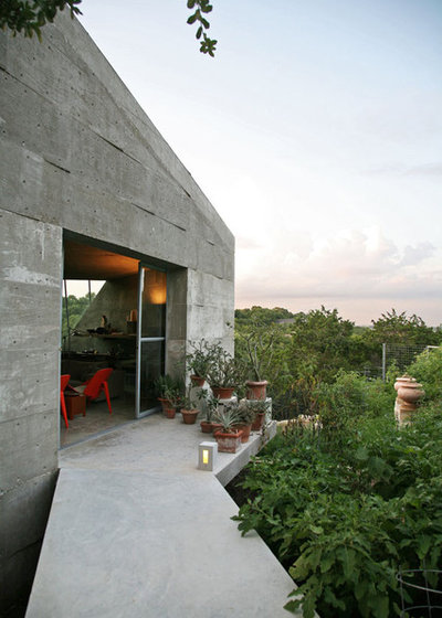 Industrial Balcony by Mell Lawrence Architects