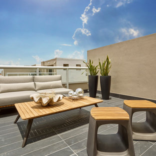 Ejemplo de balcones contemporáneo, grande, sin cubierta