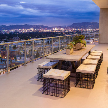 Hollywood Penthouse 2303