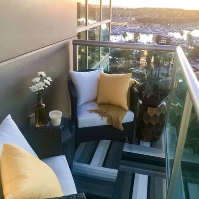 Example of a mid-sized trendy balcony design in Los Angeles with no cover
