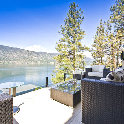 Inspiration for a contemporary balcony remodel in Vancouver with no cover