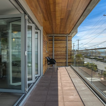 Modernist White Rock Residence
