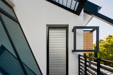 Example of a trendy balcony design in Adelaide