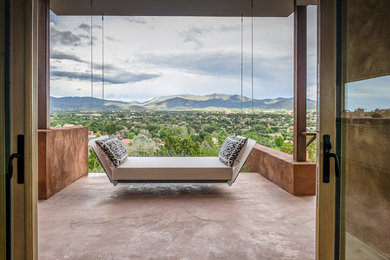 Example of a trendy balcony design in Albuquerque