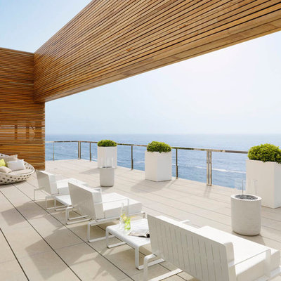 Inspiration for a large contemporary balcony remodel in Barcelona