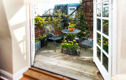 11 Elements You Need to Style Your Small Balcony