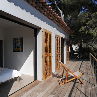 Réalisation d'un balcon méditerranéen de taille moyenne avec aucune couverture.