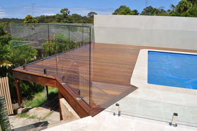 Inspiration for a medium sized modern balcony in Sydney.