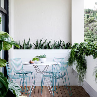 Inspiration for a contemporary balcony in Sydney.