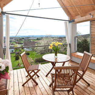 Mittelgroßer, Überdachter Landhausstil Balkon in Stuttgart