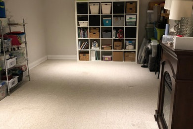Example of a minimalist basement design in Toronto