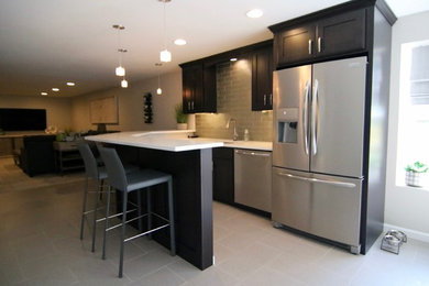 Inspiration for a large contemporary kitchen in Cincinnati.