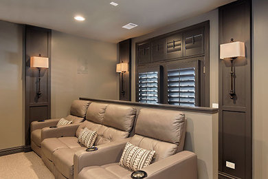 Example of a transitional basement design in Chicago