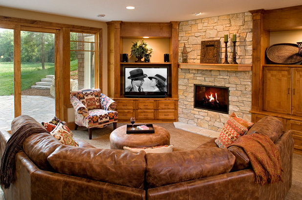 Traditional Living Room by Pillar Homes