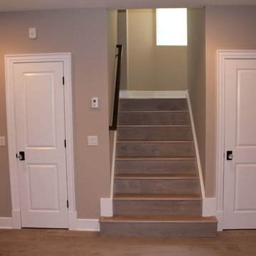 Foyer & Interior Stairs