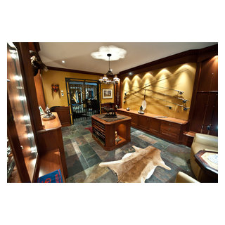Gun Room - Traditional - Basement - Toronto - by Cambridge Kitchens & Baths