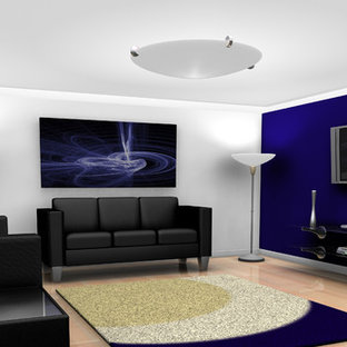 Idées déco pour un sous-sol classique enterré et de taille moyenne avec un mur violet, un sol en bois clair, aucune cheminée et un sol marron.
