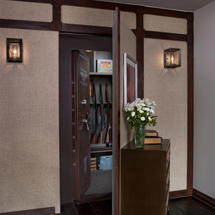 Example of a transitional basement design in Detroit