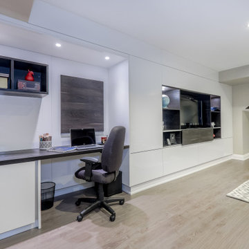 Leaside, Toronto | High gloss TV wall and Office