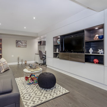 Leaside, Toronto | High gloss TV wall and Office