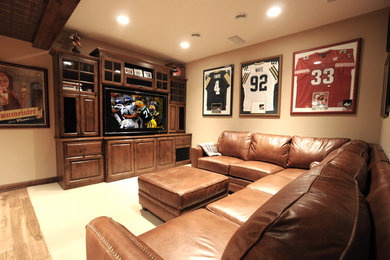 Inspiration for a classic basement in Milwaukee.