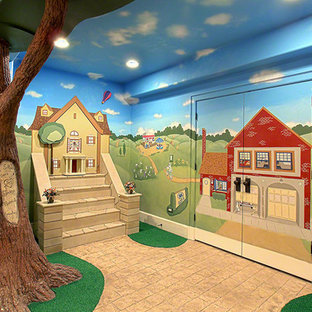 Réalisation d'un grand sous-sol bohème enterré avec un mur multicolore et aucune cheminée.