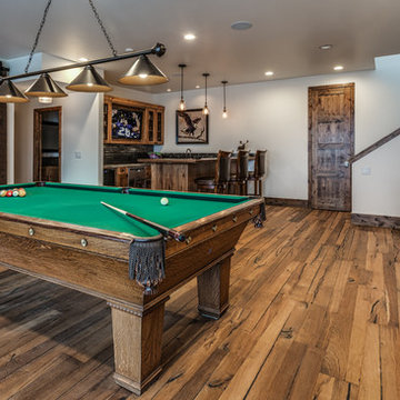Pool Table and Bar area HDTV and In Ceiling Speakers