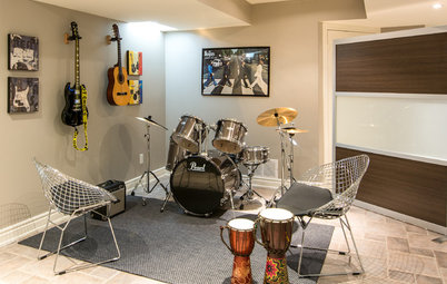 Basement of the Week: Gaming and Jamming Near Toronto