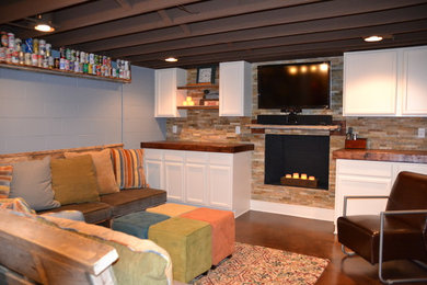 Inspiration for a rustic basement remodel in Detroit