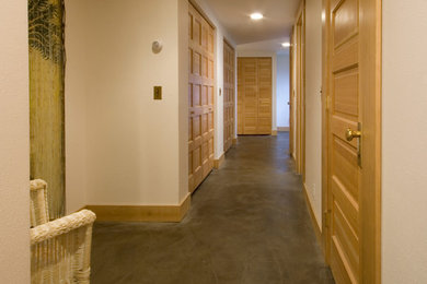 Basement - traditional basement idea in Seattle