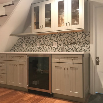 WARM AND COSY FINISHED BASEMENT WITH WET BAR, NEWTON, MA
