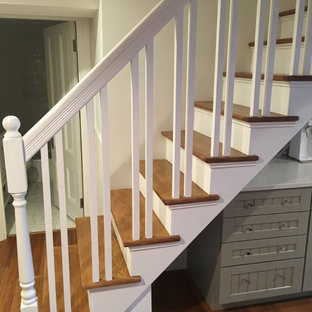 WARM AND COSY FINISHED BASEMENT WITH WET BAR, NEWTON, MA