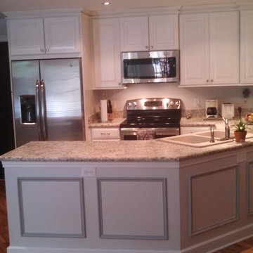 Winchester Maple Square In Linen Finsh From Shenandoah Cabinetry