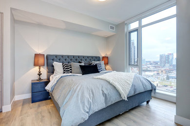 Bedroom - contemporary bedroom idea in Calgary