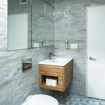 13th St. Penthouse - Bathroom