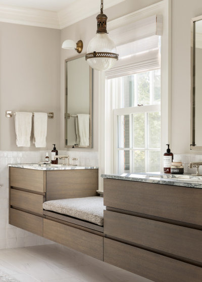 Bathroom of the Week: Soft Neutrals With a Nod to History