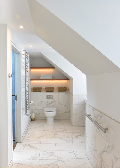 Contemporary Bathroom by Pataross Projects