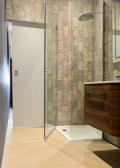 Contemporary Bathroom by Pataross Projects